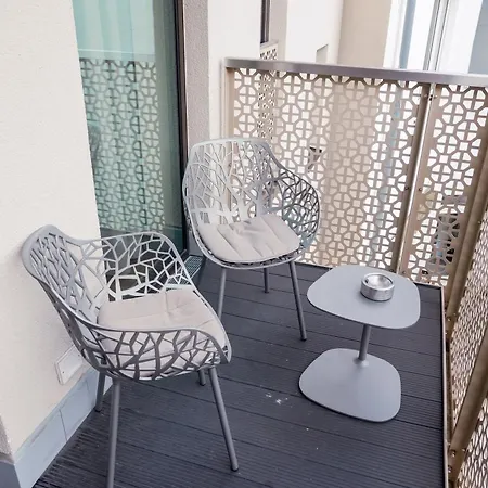 Fourty Three Luxury Serviced 5* Ντίσελντορφ