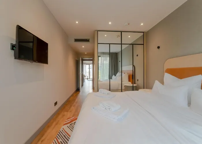 Fourty Three Luxury Serviced 5* Ντίσελντορφ