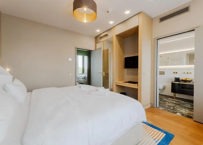 Fourty Three Luxury Serviced 5* Ντίσελντορφ