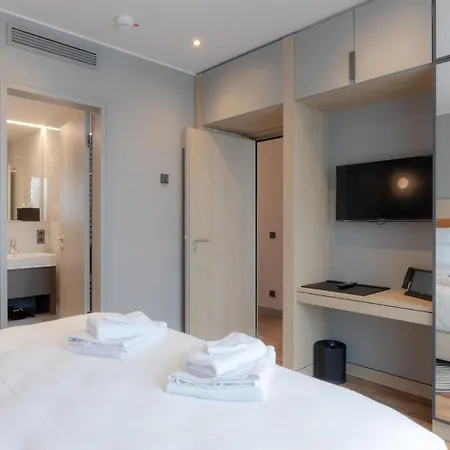 アパートホテル Fourty Three Luxury Serviced 5*