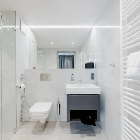 アパートホテル Fourty Three Luxury Serviced デュッセルドルフ