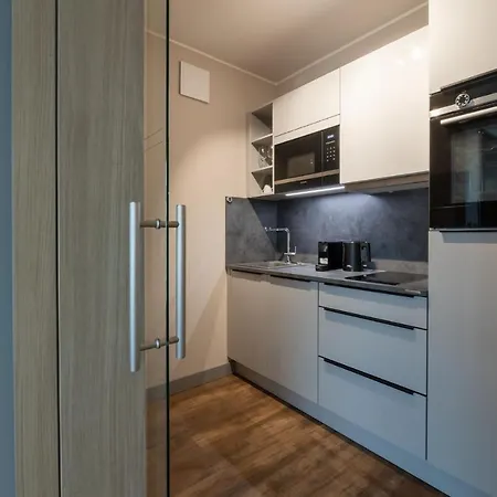 Fourty Three Luxury Serviced 公寓式酒店