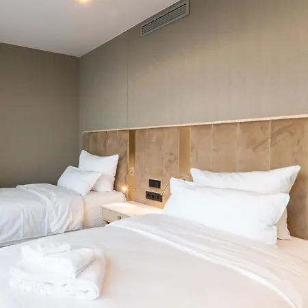 Fourty Three Luxury Serviced 5* デュッセルドルフ