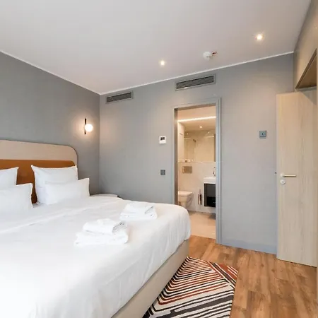 Fourty Three Luxury Serviced 5* デュッセルドルフ