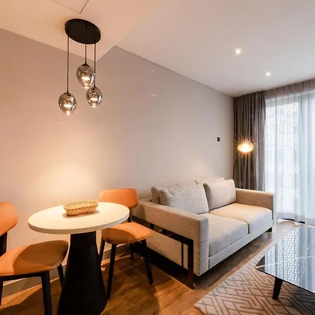 Fourty Three Luxury Serviced 5*