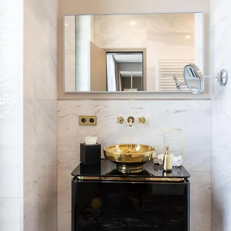 アパートホテル Fourty Three Luxury Serviced