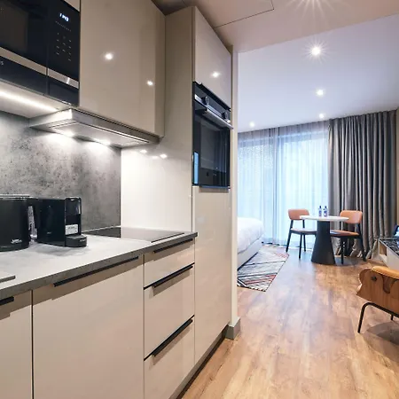 アパートホテル Fourty Three Luxury Serviced 5*