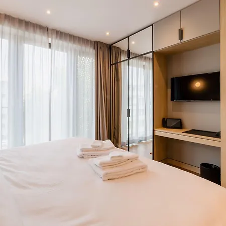 Fourty Three Luxury Serviced Aparthotel 5*
