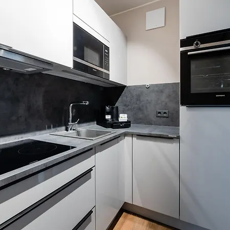 Fourty Three Luxury Serviced 5* デュッセルドルフ