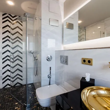 Fourty Three Luxury Serviced 5*