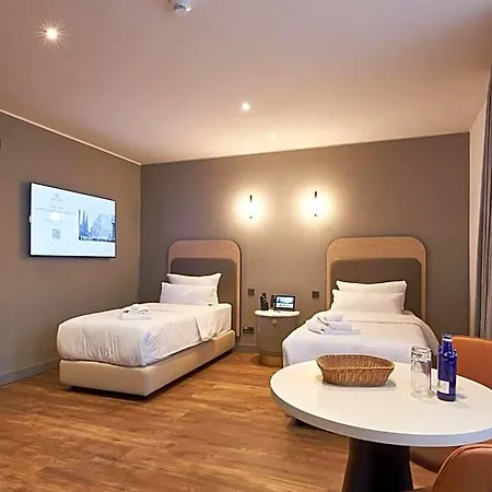 Fourty Three Luxury Serviced 5*