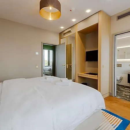 Fourty Three Luxury Serviced Apartmanhotel 5*