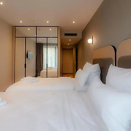 Fourty Three Luxury Serviced 5*