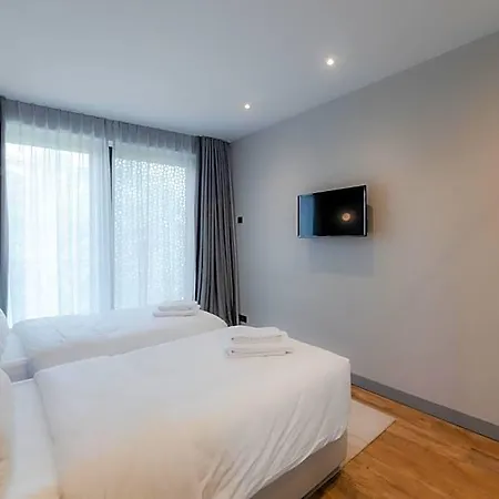 Fourty Three Luxury Serviced Aparthotel 5*
