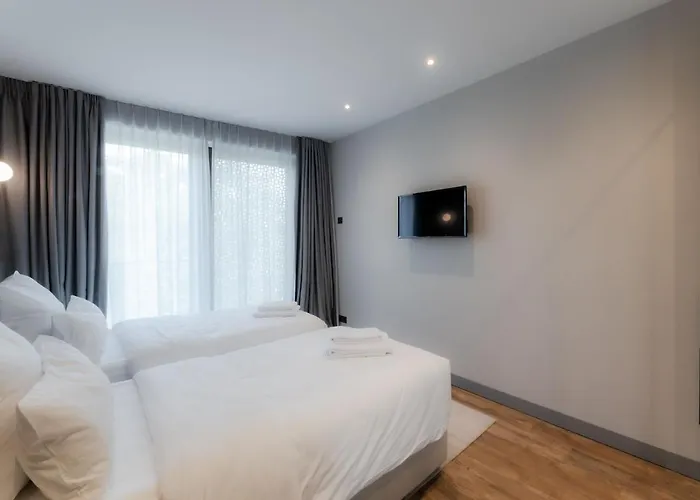 Fourty Three Luxury Serviced Apartmanhotel 5*