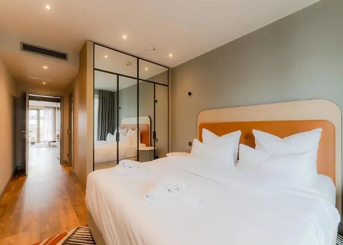 Fourty Three Luxury Serviced 아파트호텔 5*