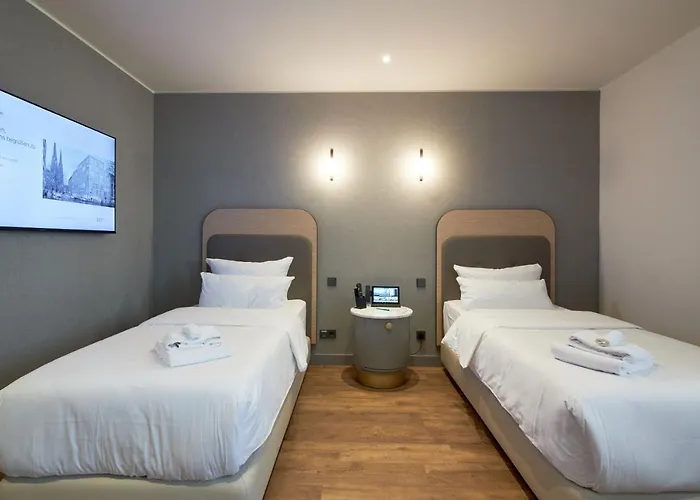 Fourty Three Luxury Serviced 5*