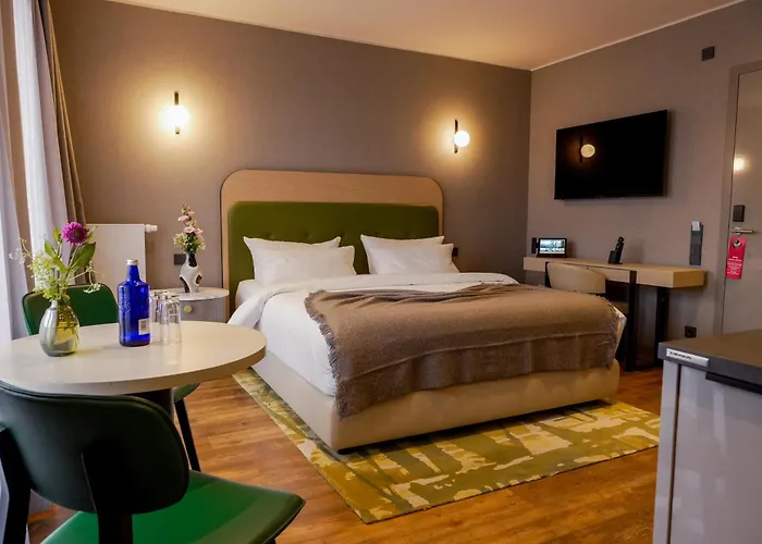 Fourty Three Luxury Serviced 5*