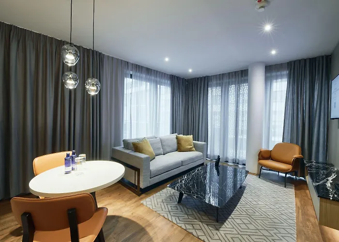 Fourty Three Luxury Serviced 5*