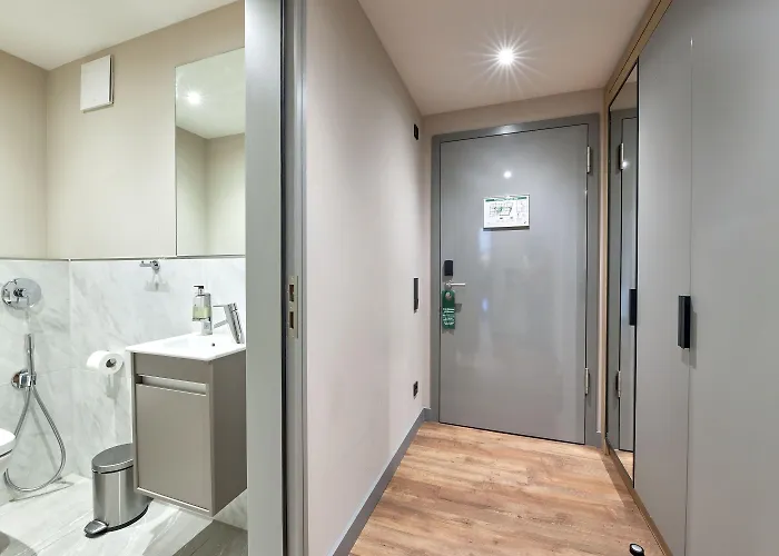 Fourty Three Luxury Serviced 아파트호텔 5*