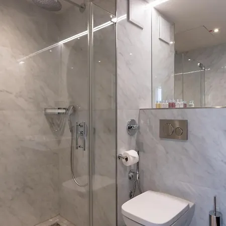 Fourty Three Luxury Serviced מלון דירות