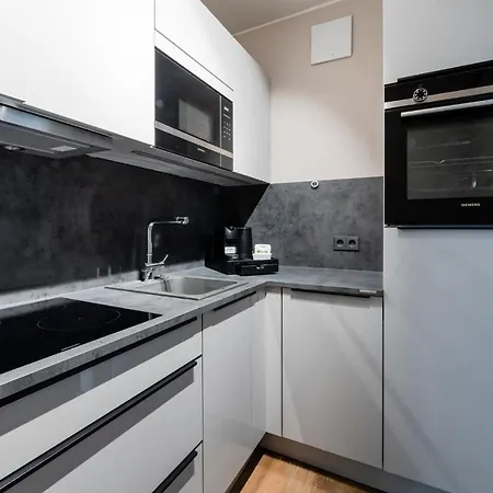 Fourty Three Luxury Serviced 5*