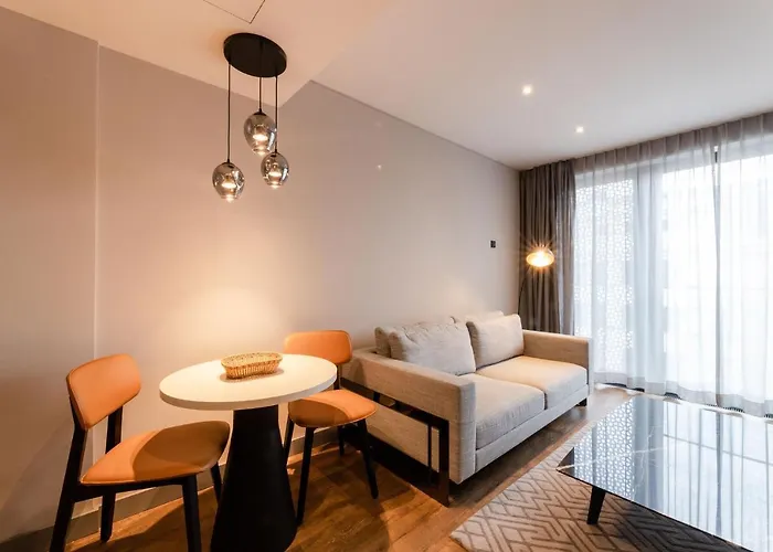 Fourty Three Luxury Serviced 5*